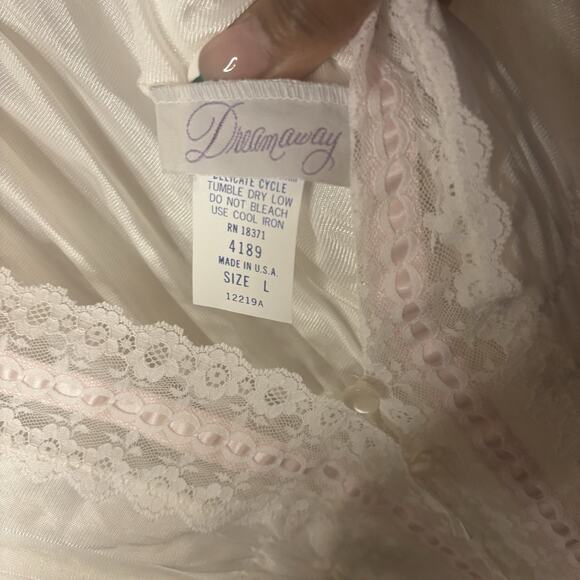 Vintage Dreamaway White Peignoir Movie Star Robe 2 Button Pink Lace Trim Nylon L - Picture 8 of 12